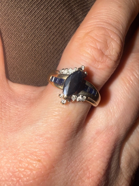 Vintage 10 karat yellow gold, Sapphire, and Diamond ring Sz 7 - Picture 5 of 17